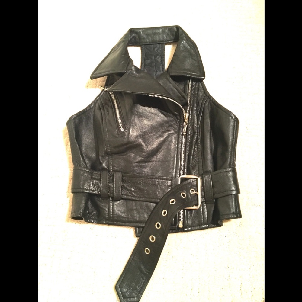 Stunning Moto Leather vest, race back will get everyone’s attention !